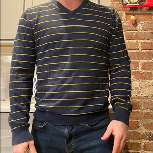 Old navy V neck sweater